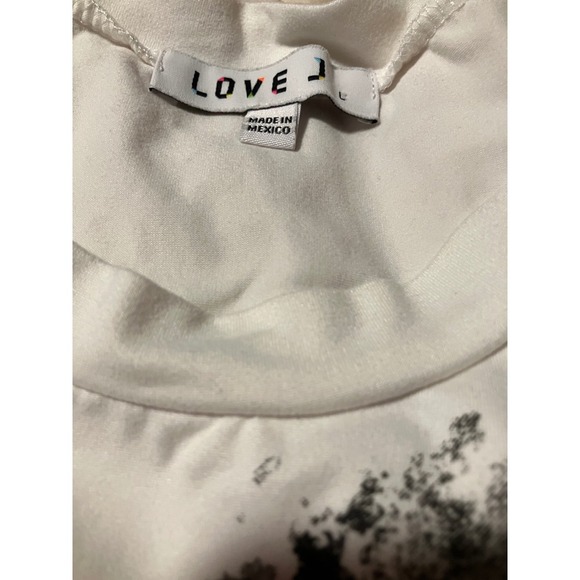 Love J Queendom Graphic Print Mesh Sleeve Top - Womens Large White - Picture 5 of 9